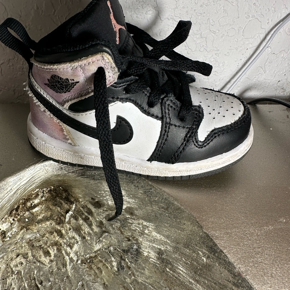 Toddler Nike Air Jordan 1 Mid Athletic Shoes